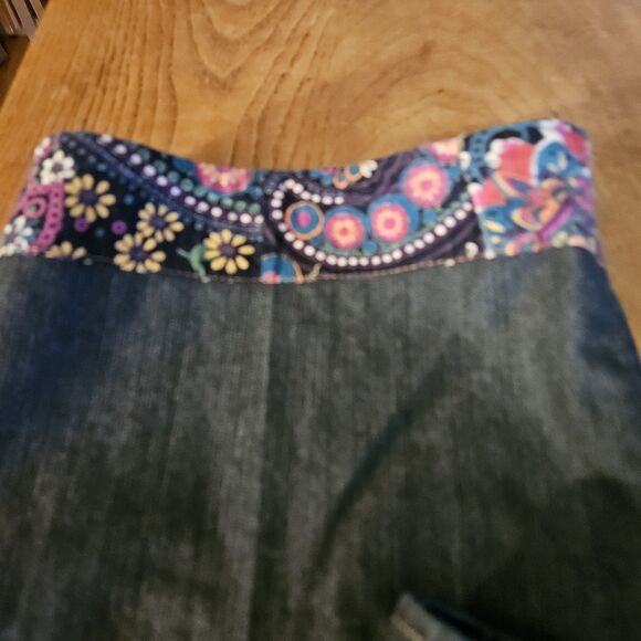 Kenneth Cole Flower Trim Pleated Pocket Jeans Women's Size W32 - Picture 6 of 7